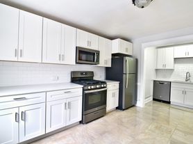 924 Farragut St, Pittsburgh, PA