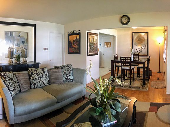 Light and Bright Living Room