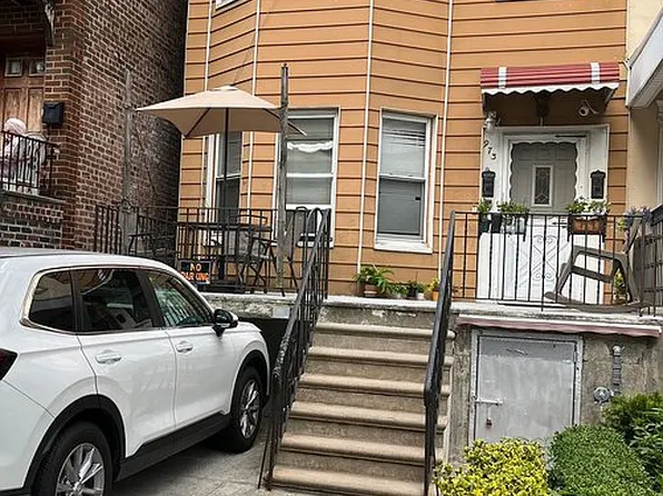 973 E 12th St, Brooklyn, NY 11230