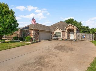 1751 Ridgemar Dr, Grand Prairie, TX 75051