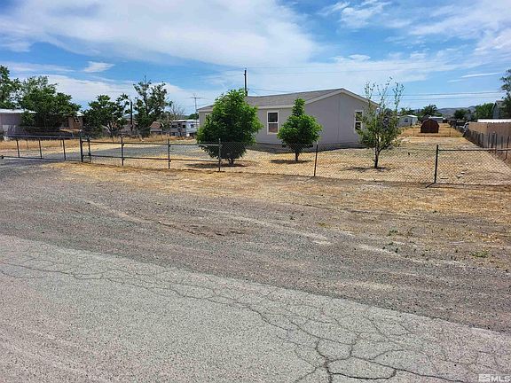 2nd image of 2770 Truckee St