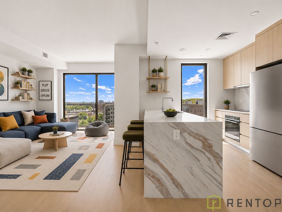 1st image of 960 Franklin Ave #702
