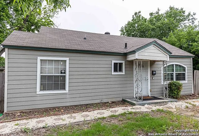 120 Nelson Ave — Photo 2