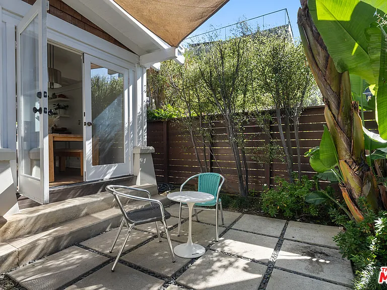1613 Cabrillo Ave — Photo 3