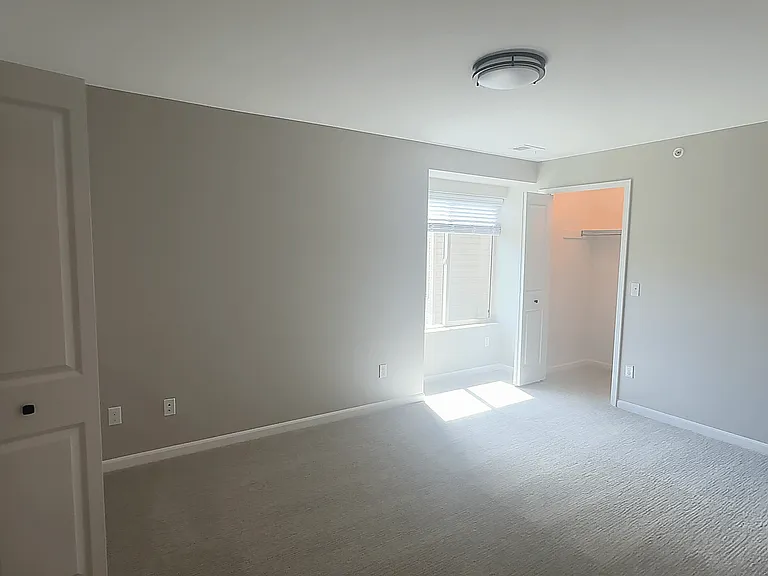 Prentiss Pointe Apartments — Photo 329