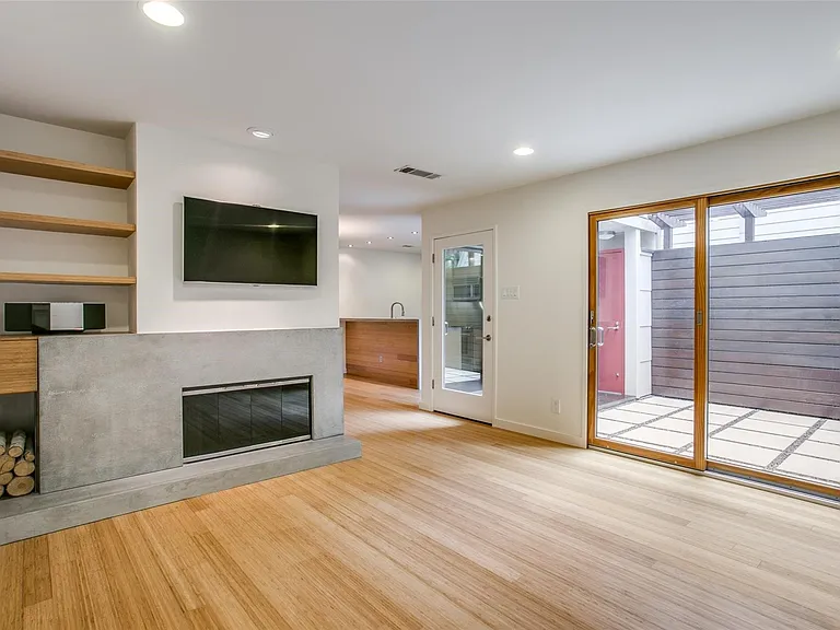 3945 Buena Vista St #C — Photo 6