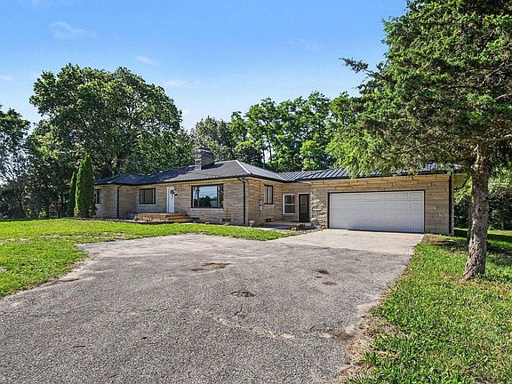 3rd image of 58475 Crumstown Hwy