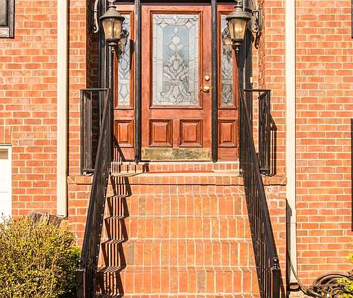 4th image of 204 Dogwood Ln