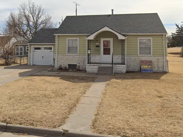 2509 Walnut Dr, Great Bend, KS 67530