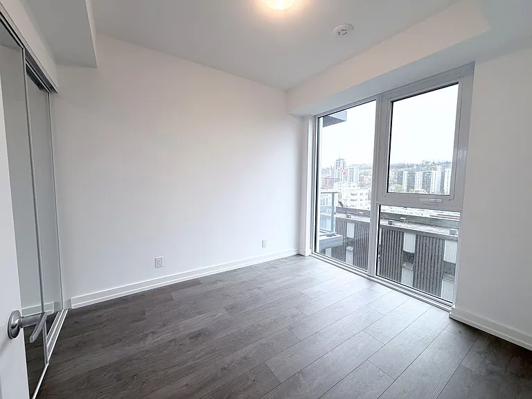 75 James St S #824 — Photo 11
