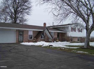 9554 Preston Rd, Mount Carroll, IL 61053