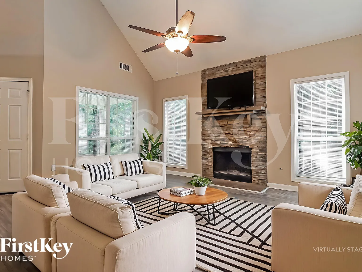 4 bed, 2.0 bath, 1564 sqft, $1,990 — Photo 3