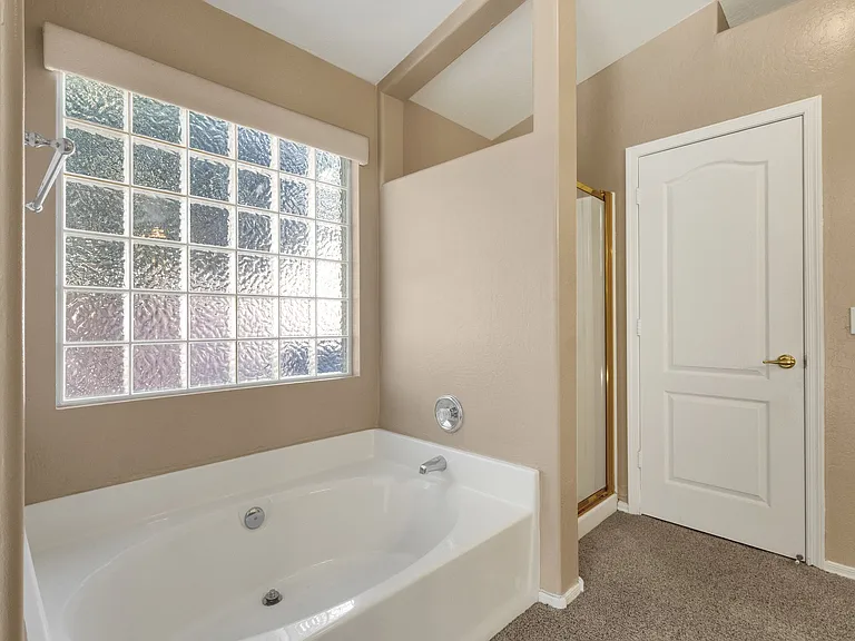 647 W Fremont Dr — Photo 28