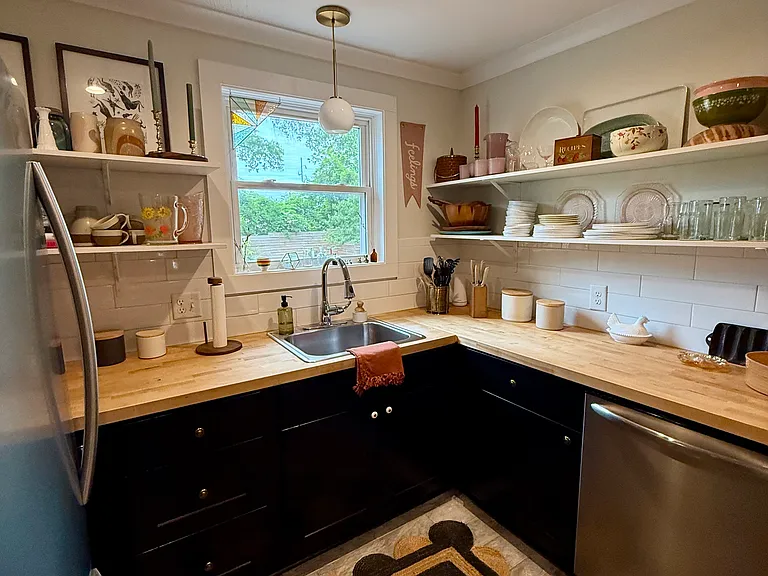 370 Clover St — Photo 6