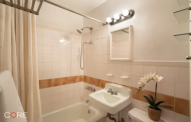 Rented by CORE | media 4