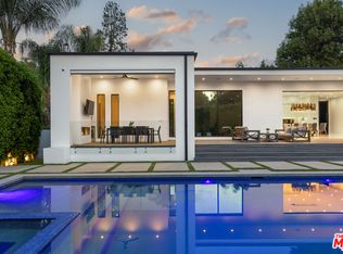 20141 Wells Dr, Woodland Hills, CA 91364
