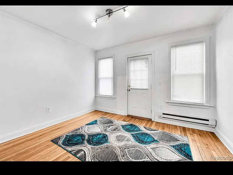 3166 Hanley St — Photo 3
