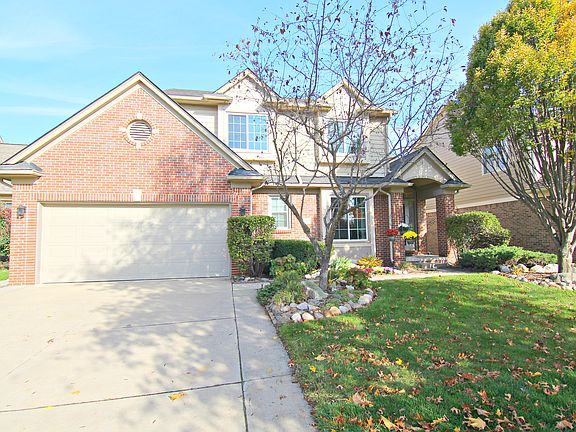 2nd image of 50400 Waterstone Ct #3