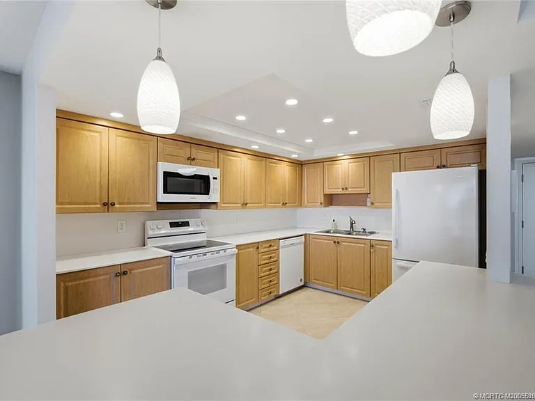 10410 S Ocean Dr #308 — Photo 11