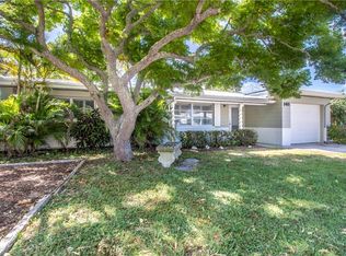 141 147th Ave E, Madeira Beach, FL 33708