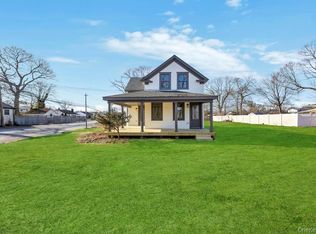 195 Brook Street, Oakdale, NY