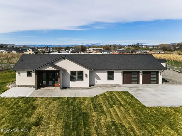 2404 S 70th Ave, Yakima, WA 98903