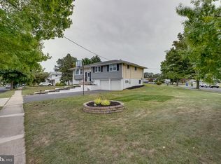11 Jade Ln, Cherry Hill, NJ 08002