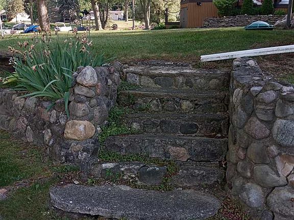 5th image of 105 Beal Dr
