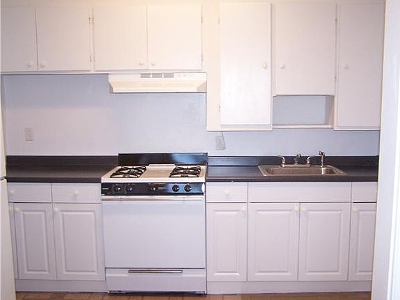 3rd image of 126 NE 3rd Ave