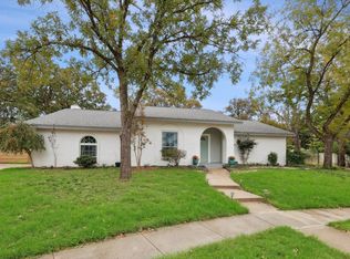 1696 Dickerson Dr, Pantego, TX 76013