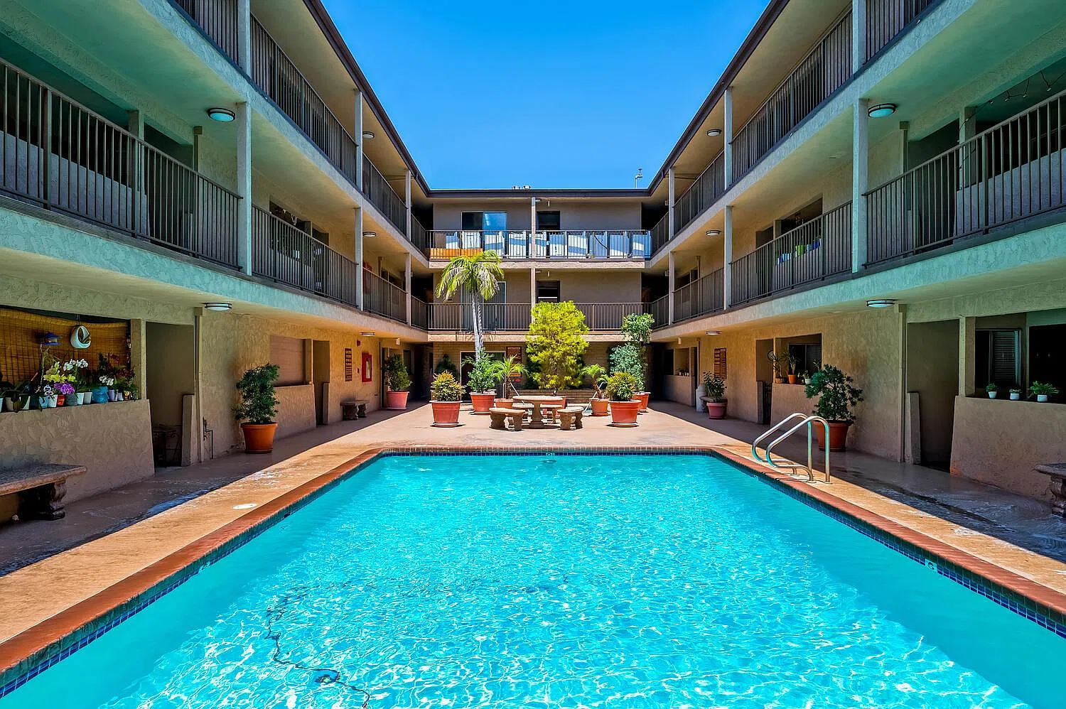 1 bed, 646 sqft, $1,950 — Photo 3