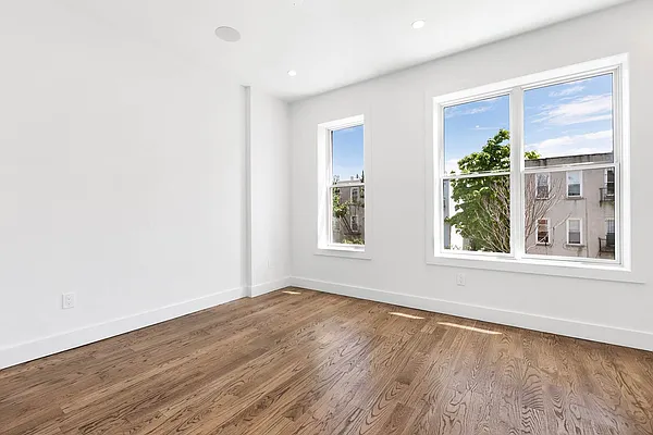 Rented by eRealty Advisors Inc | media 6