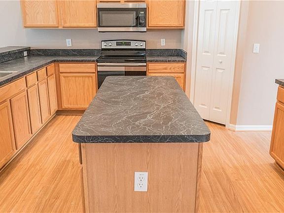 5th image of 444 Peace Ct