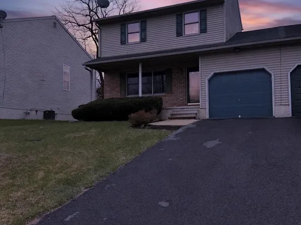 530 Wyatt Dr, Blandon, PA 19510