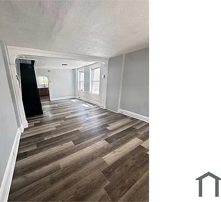 3011 W 6th St — Photo 3