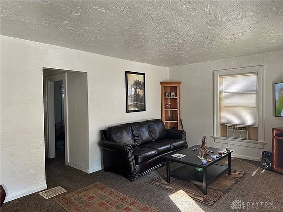 2nd image of 538 Watervliet Ave
