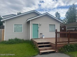 125 Dean Pl, Anchorage, AK 99504