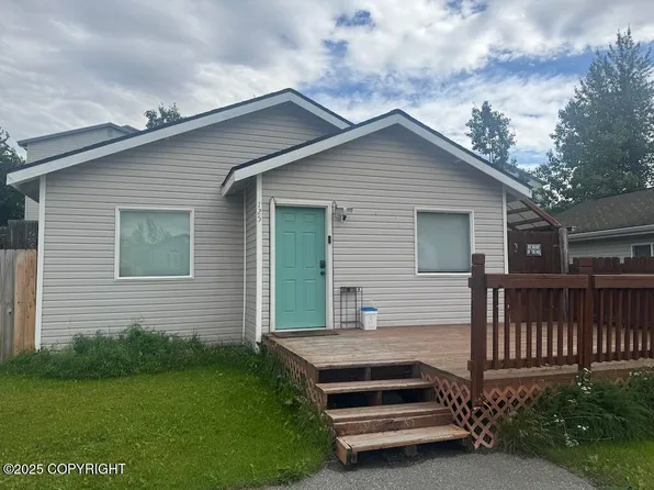 125 Dean Pl, Anchorage, AK 99504