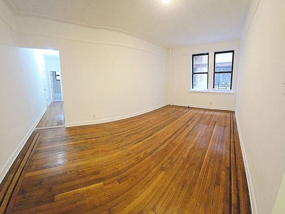 3rd image of 4329 41st St APT B3