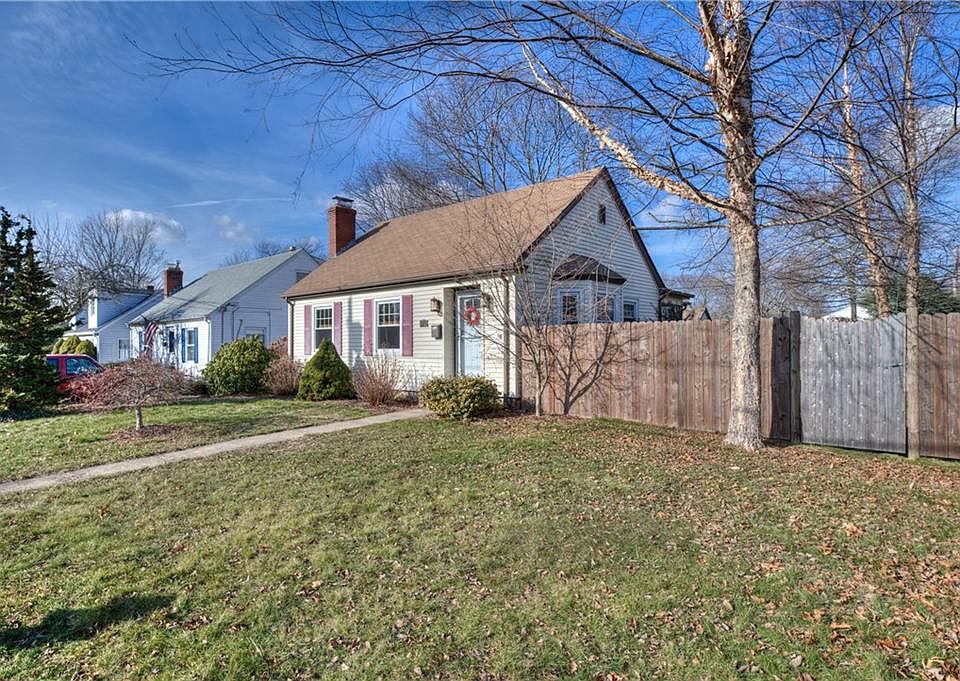 215 Samuel Gorton Ave, Warwick, RI 02889 Zillow