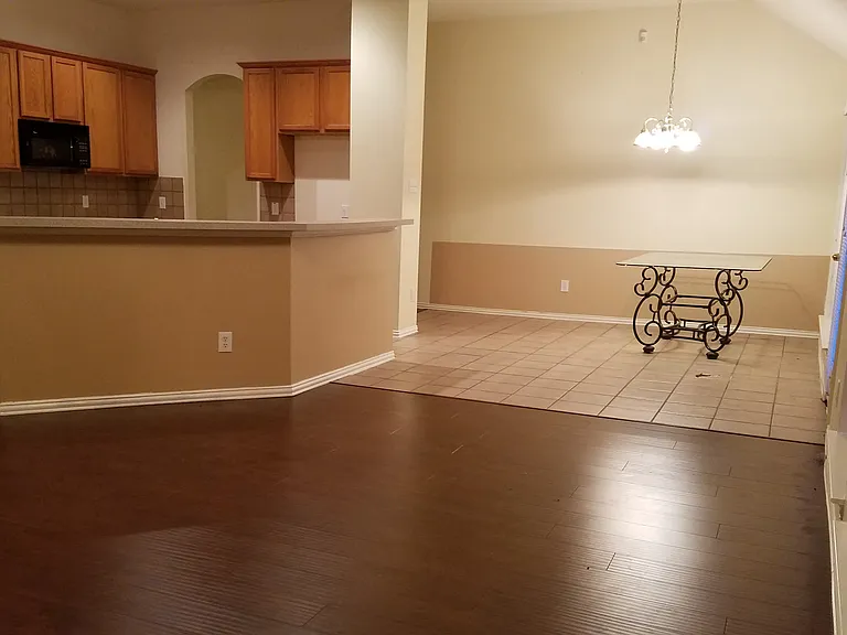 1101 Raspberry Ln — Photo 4