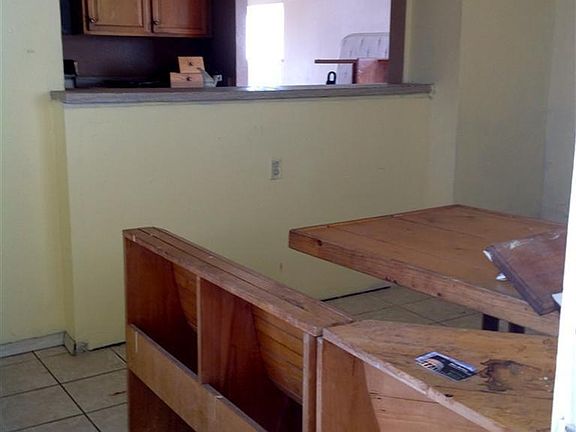 4th image of 530 Mann Ave