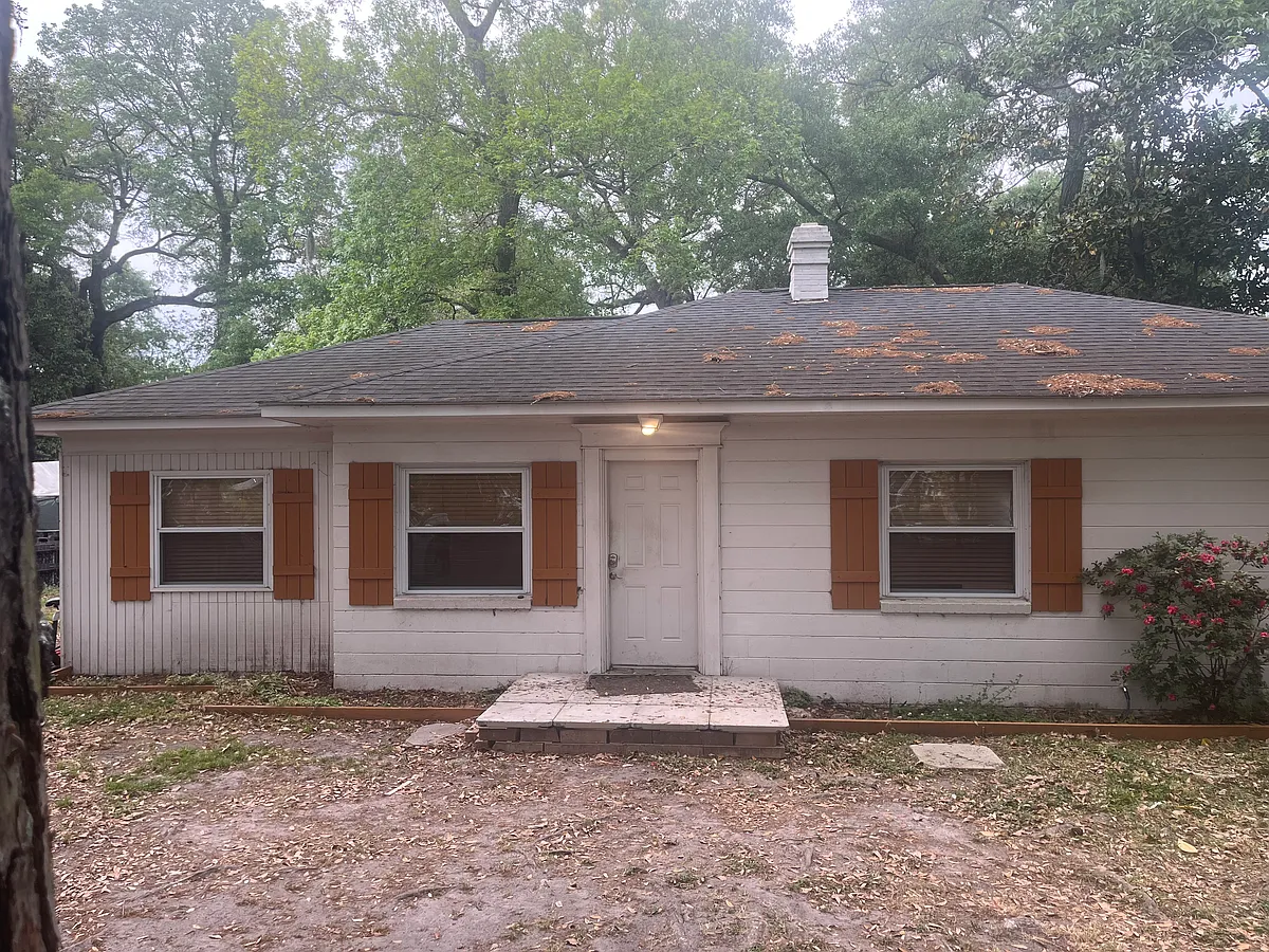 Building Photo - 1208 Ravenel Dr