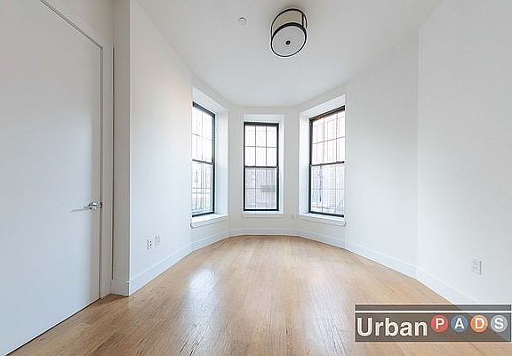 4th image of 1341 Bedford Ave #1R