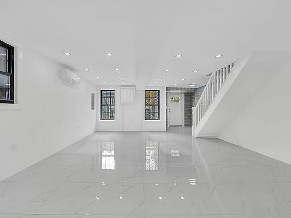 3rd image of 5 Folsom Pl #A