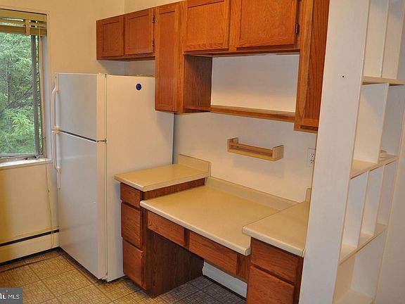 4th image of 1601 19th St N APT 301
