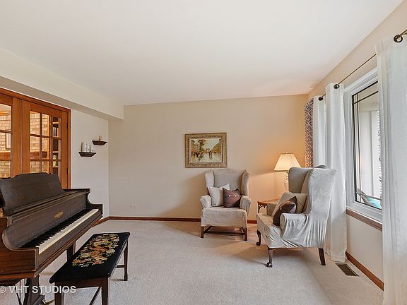 3rd image of 1037 Popes Creek Cir
