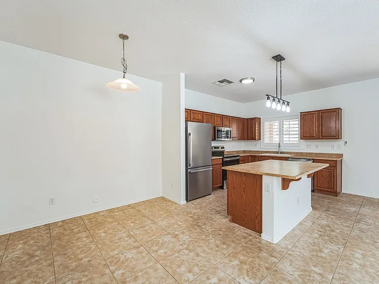 1268 E Birdland Dr — Photo 9