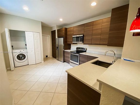4th image of 4272 Vineyard Cir #4272