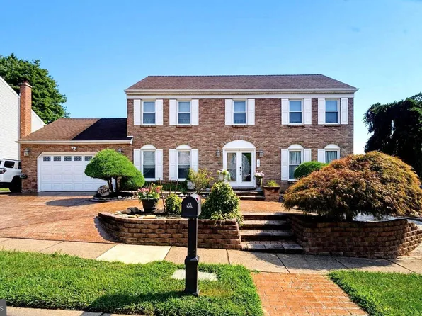 181 Pheasant Ln, Huntingdon Valley, PA 19006